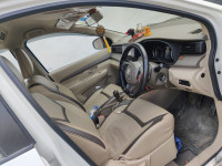 Pearl Arctic White Maruti Suzuki Ertiga Vxi cng