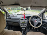 White Fiat Punto 1.3 emotion