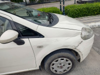 White Fiat Punto 1.3 emotion