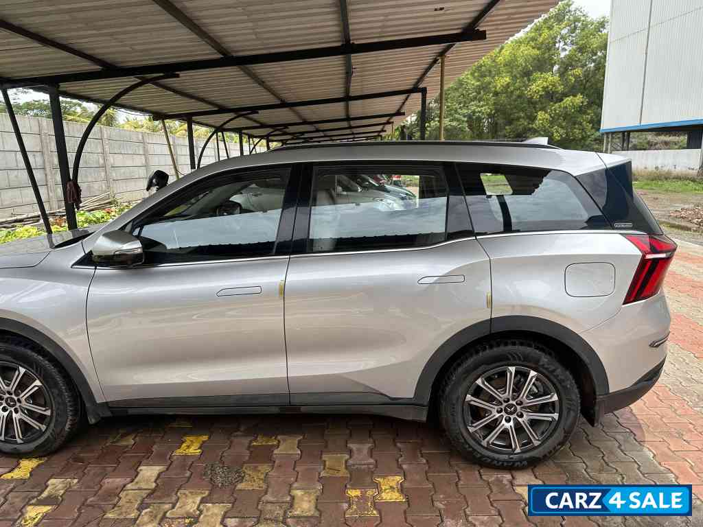 Silver Mahindra XUV700 AX7L Diesel Automatic