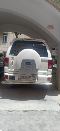 Pearl White Tata Safari Dicor 2.2 EX VTT