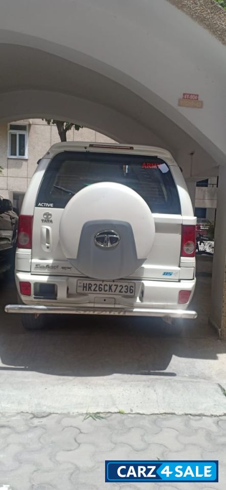 Pearl White Tata Safari Dicor 2.2 EX VTT