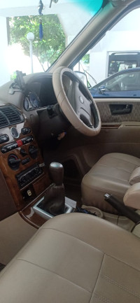 Pearl White Tata Safari Dicor 2.2 EX VTT