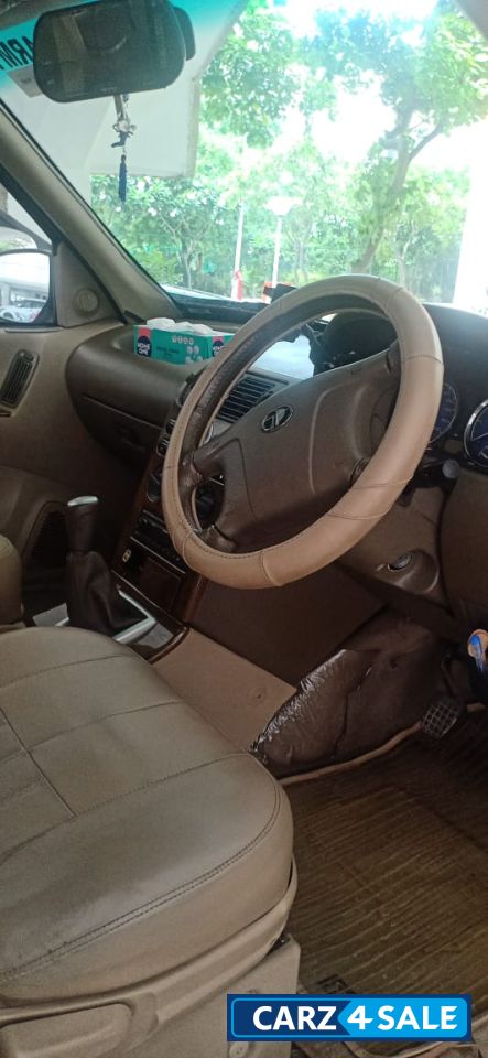 Pearl White Tata Safari Dicor 2.2 EX VTT