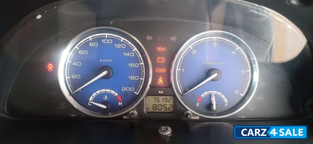 Pearl White Tata Safari Dicor 2.2 EX VTT