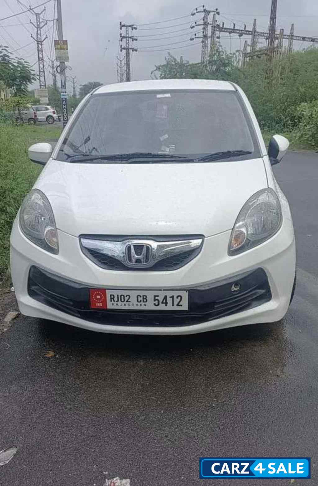 White Orchid Pearl Honda Brio S MT