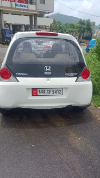 White Orchid Pearl Honda Brio S MT