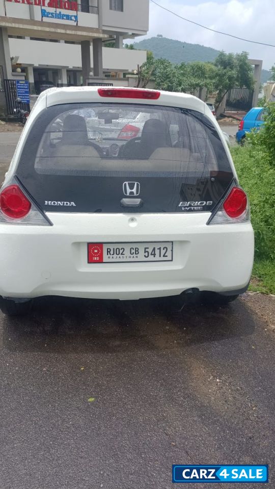 White Orchid Pearl Honda Brio S MT