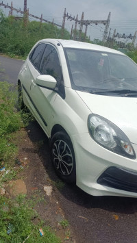 White Orchid Pearl Honda Brio S MT