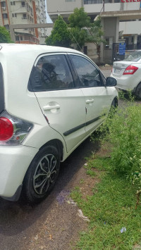 White Orchid Pearl Honda Brio S MT