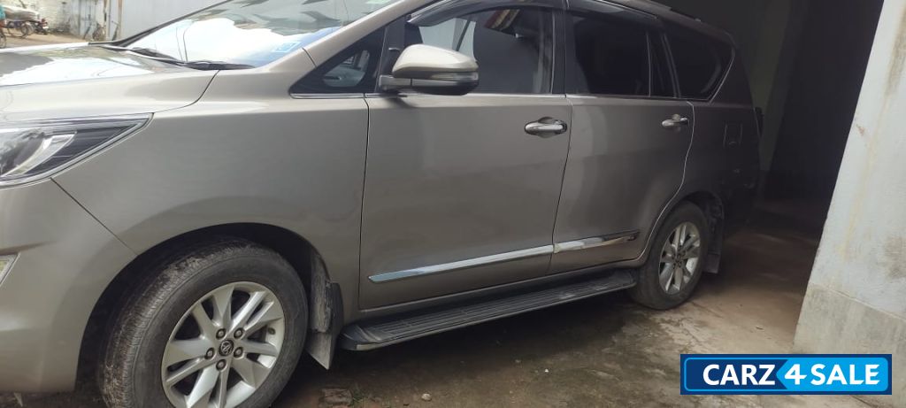 Grey Toyota Cresta Diesel, 8 seater, model G