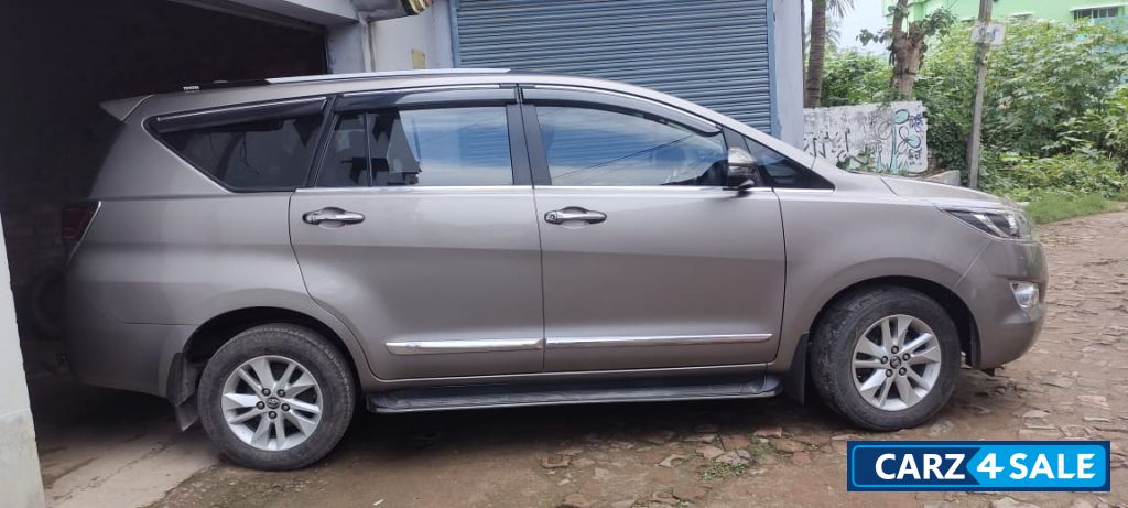 Grey Toyota Cresta Diesel, 8 seater, model G