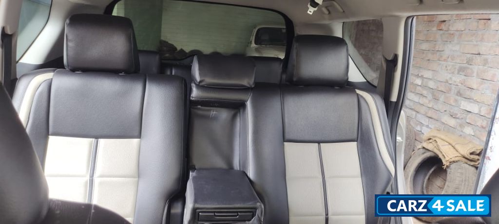 Grey Toyota Cresta Diesel, 8 seater, model G