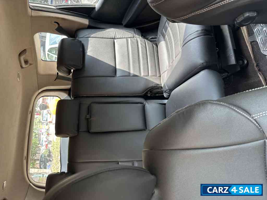 Mahindra XUV 500 W8 Mahindra XUV 500 W8