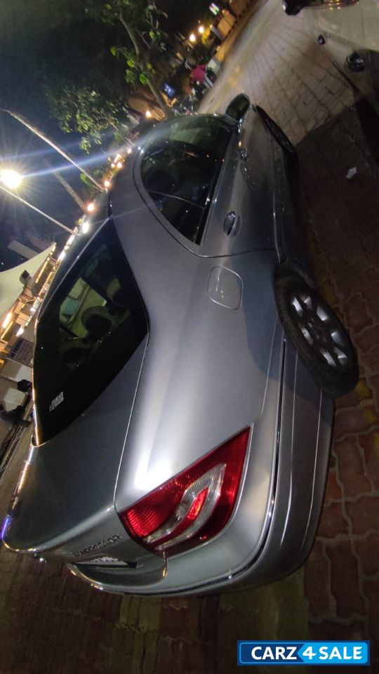 I Silver Mercedes-Benz C-Class C200 Kompressor I Silver Mercedes-Benz C-Class C200 Kompressor