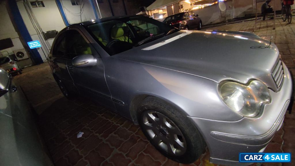 I Silver Mercedes-Benz C-Class C200 Kompressor I Silver Mercedes-Benz C-Class C200 Kompressor