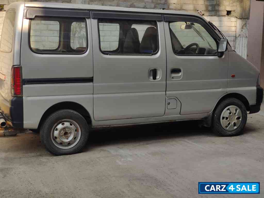Silver Maruti Suzuki Eeco 7 Seater