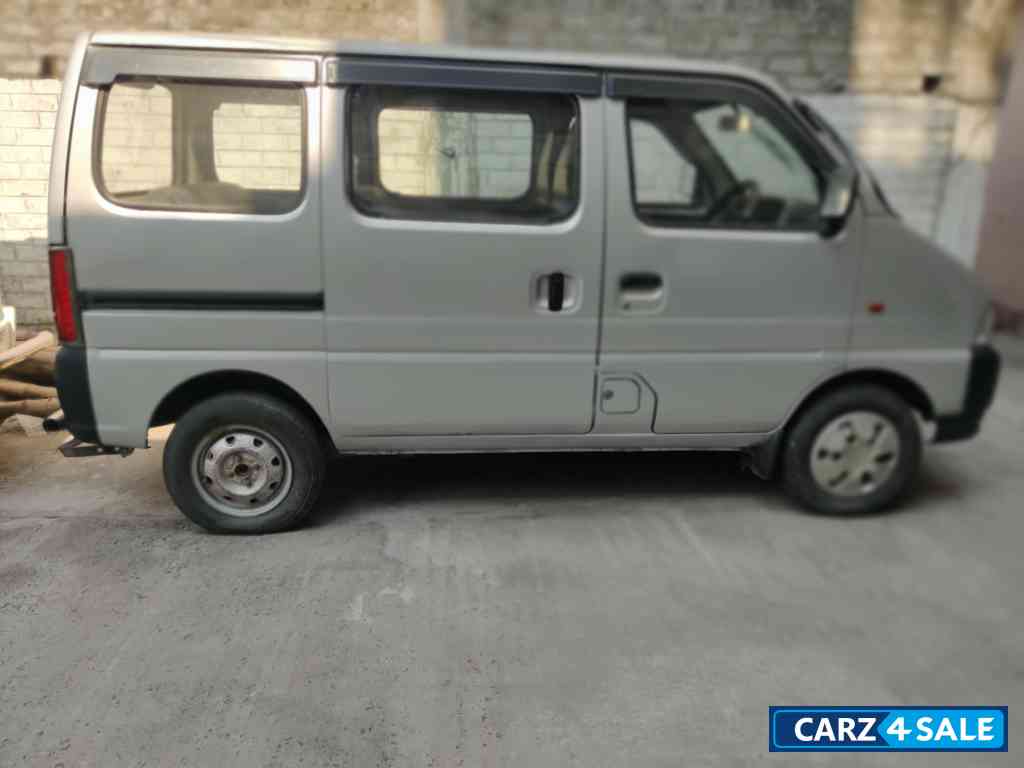 Silver Maruti Suzuki Eeco 7 Seater