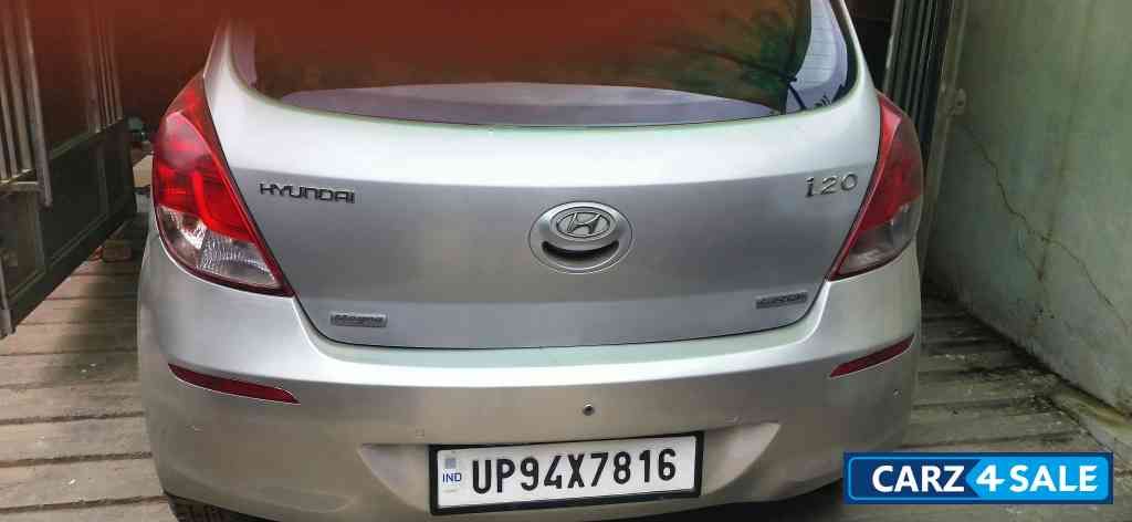 Sleek Silver Hyundai i20 1.4 crdi megna 0