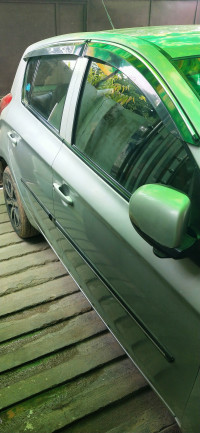 Sleek Silver Hyundai i20 1.4 crdi megna 0