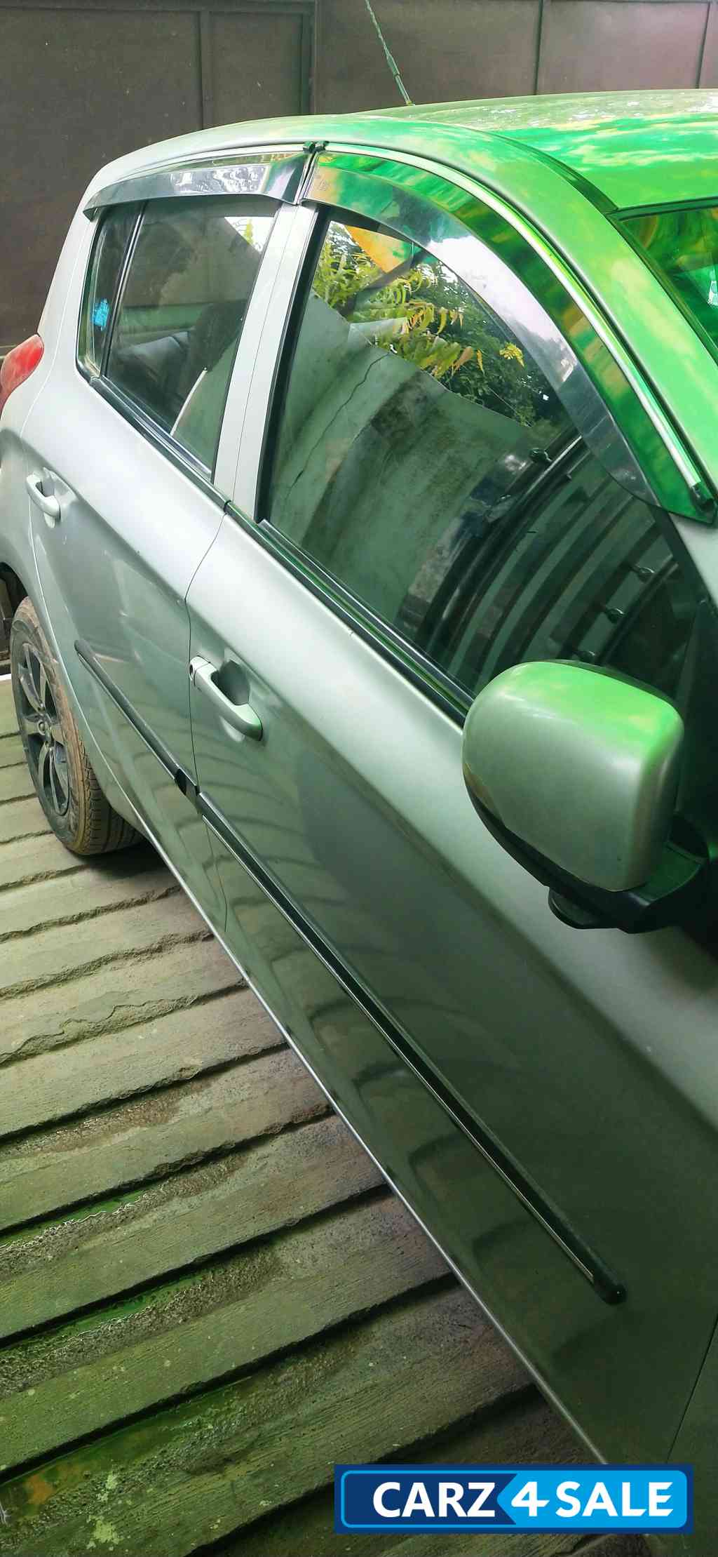 Sleek Silver Hyundai i20 1.4 crdi megna 0