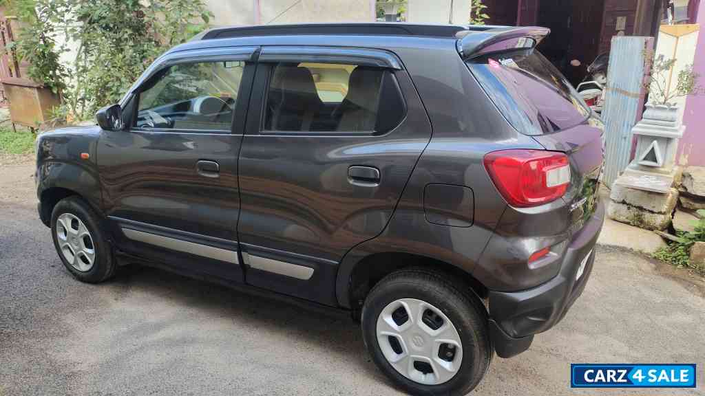 Grey Maruti Suzuki S-Presso VXI + AMT