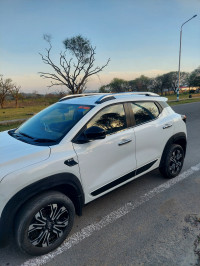 Ice Cool White Renault Kiger RXT (O) Turbo MT