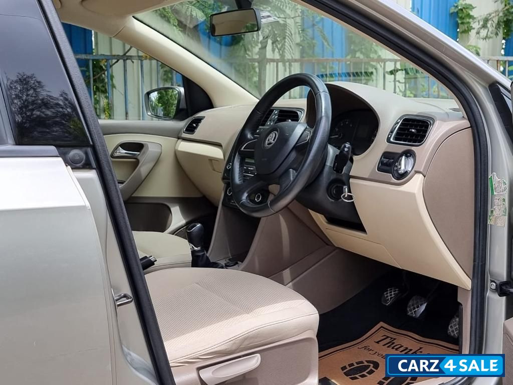 Beige Skoda Rapid Elegance Beige Skoda Rapid Elegance