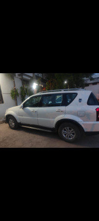 White Ssangyong Rexton RX7 AT