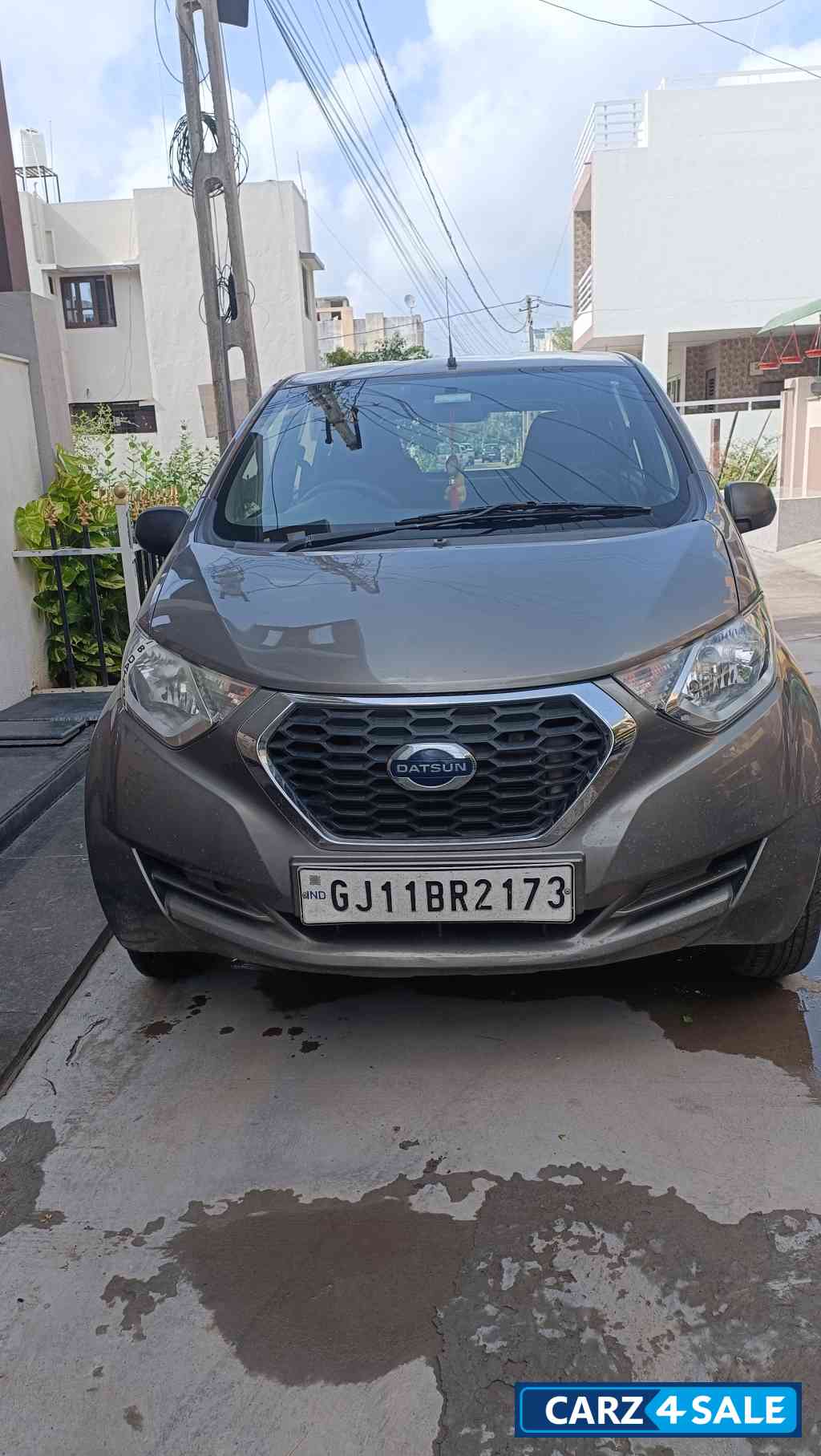 Grey Datsun Redi-GO T (O)