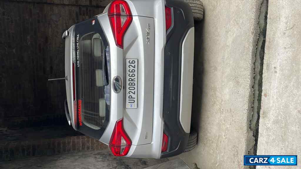 Silver Mahindra XUV300 W8(O)