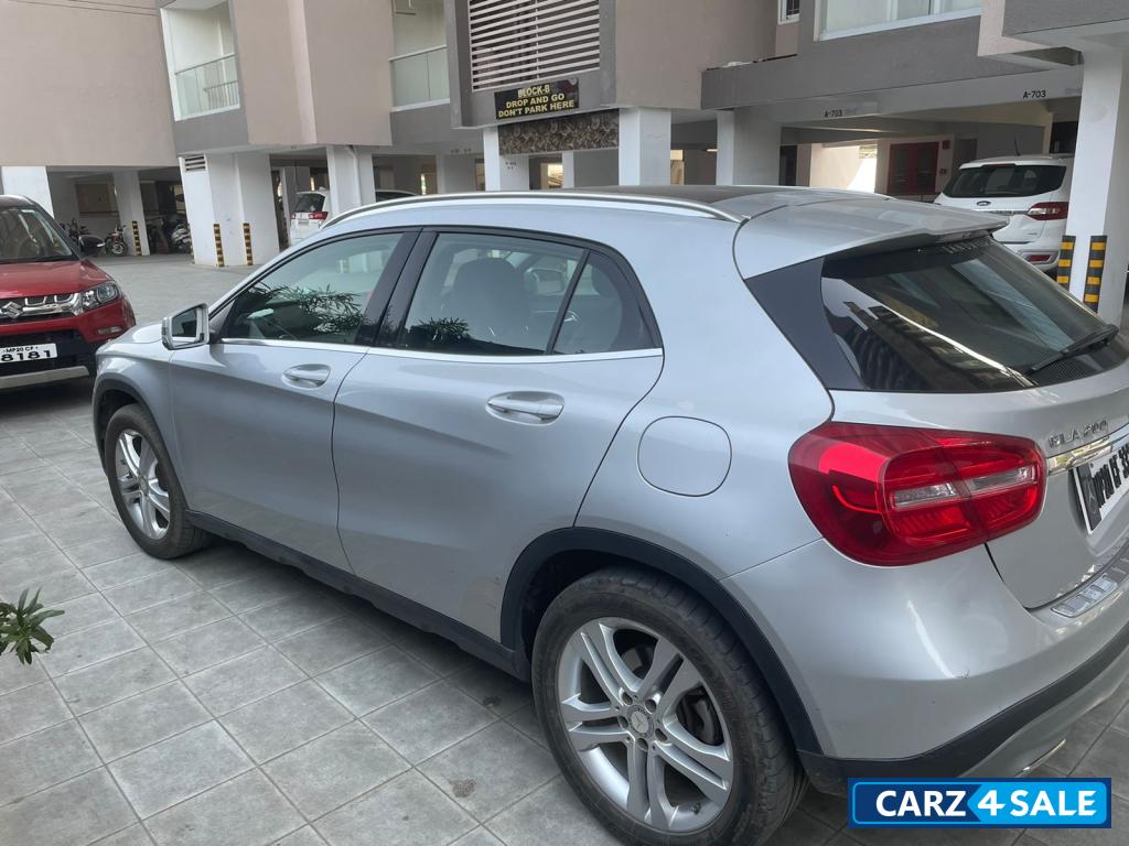 Silver Mercedes-Benz GLA GLA 200d CDI
