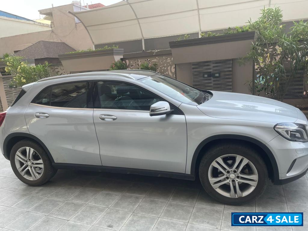 Silver Mercedes-Benz GLA GLA 200d CDI