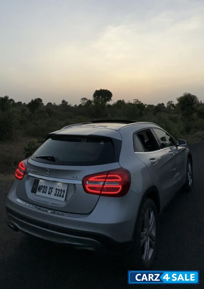 Silver Mercedes-Benz GLA GLA 200d CDI