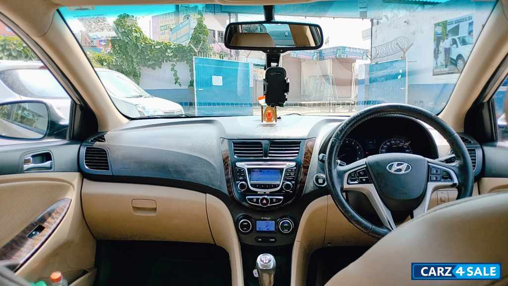 Golden Beige Hyundai Verna Fluidic 1.6 SX