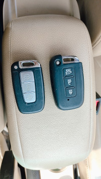 Golden Beige Hyundai Verna Fluidic 1.6 SX