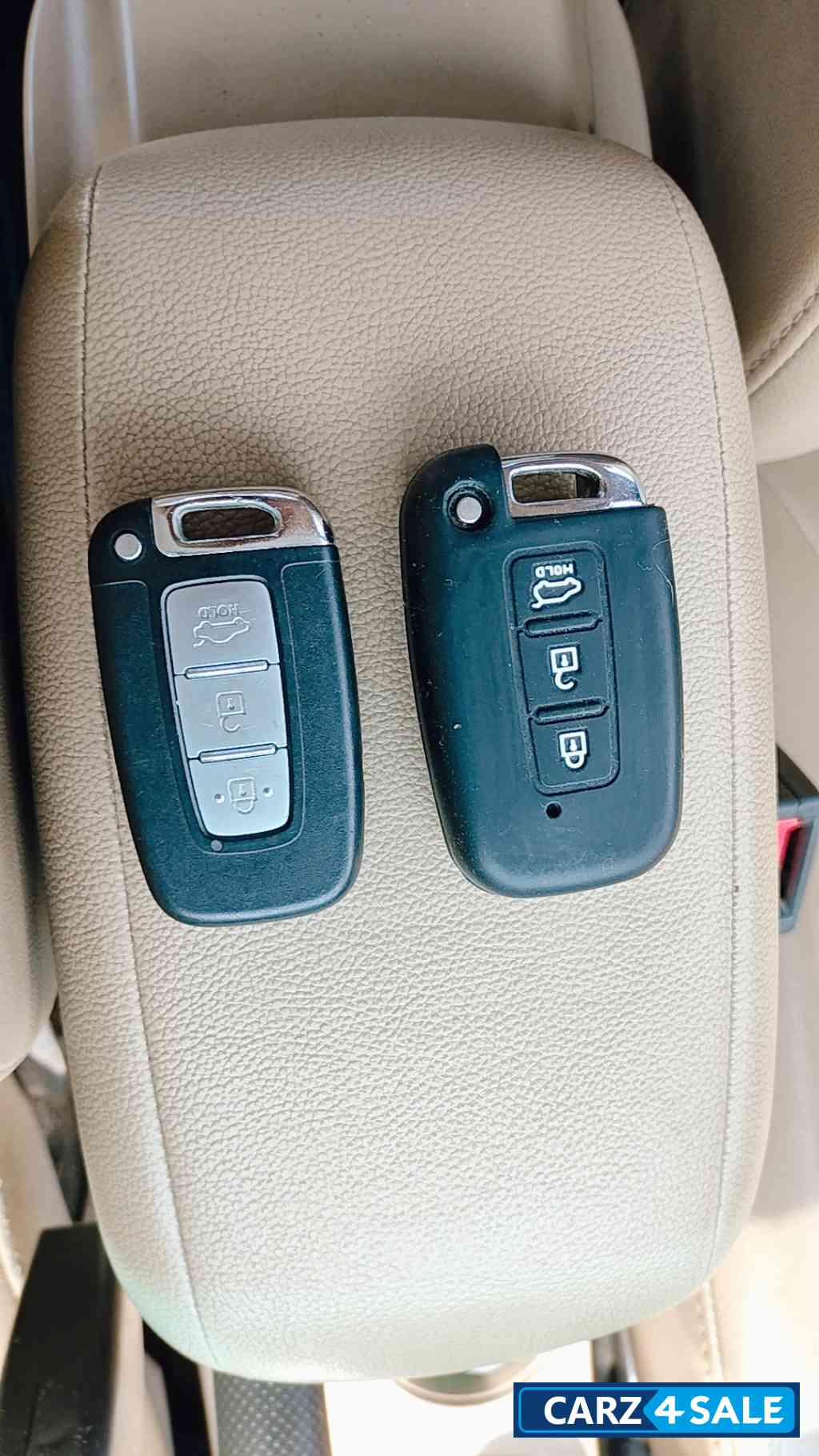 Golden Beige Hyundai Verna Fluidic 1.6 SX