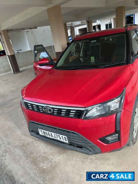 Mahindra XUV300 W6 petrol