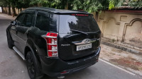 Mahindra XUV 500 W10