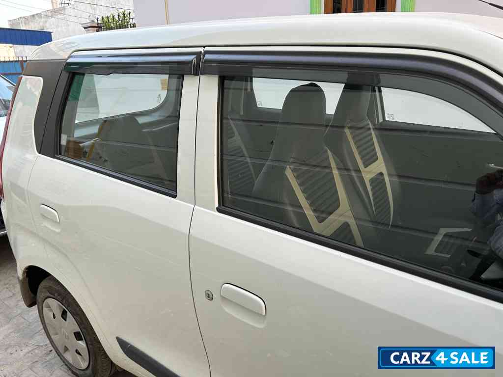 Maruti Suzuki WagonR VXI AGS 1.0L Petrol