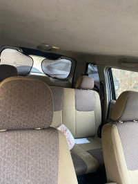 Mahindra TUV300 T8 dual tone mhawk 100