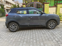 Mahindra XUV300 W8 (O) petrol MT