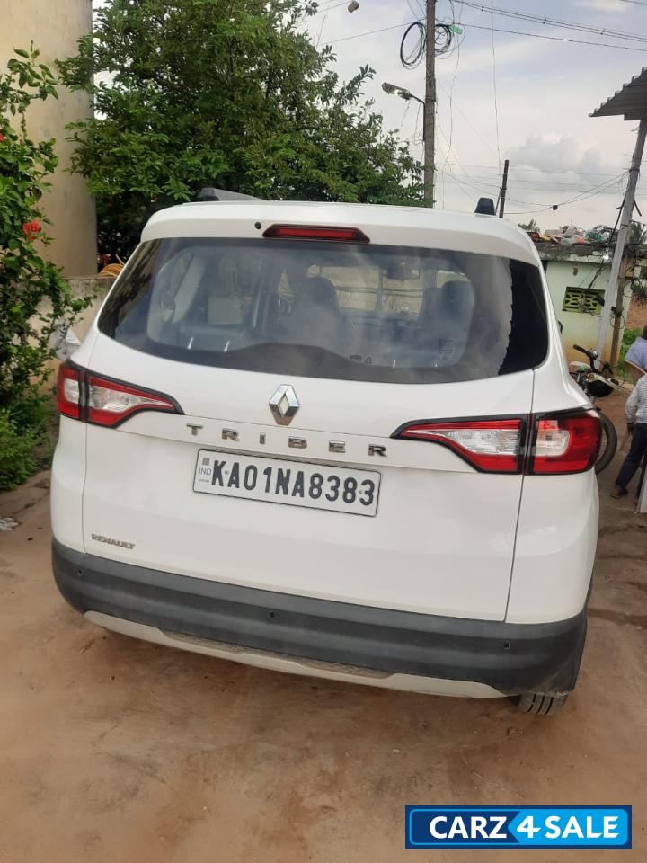 Ice Cool White Renault Triber RXT