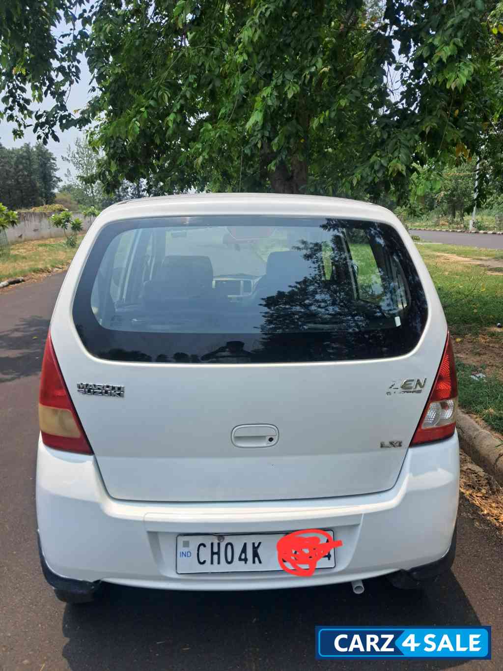 White Maruti Suzuki Zen Estilo