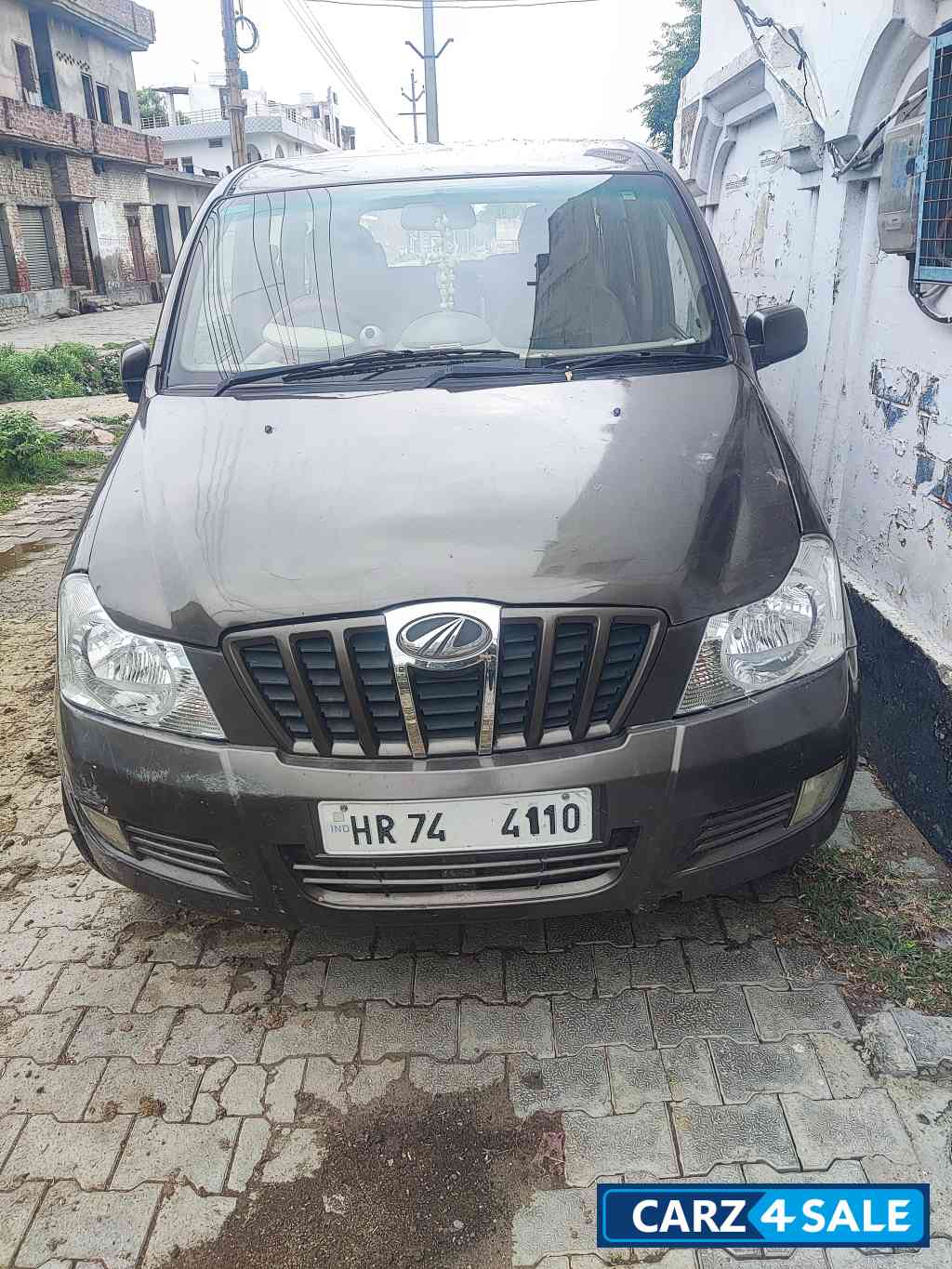 Cofee Mahindra Xylo E4