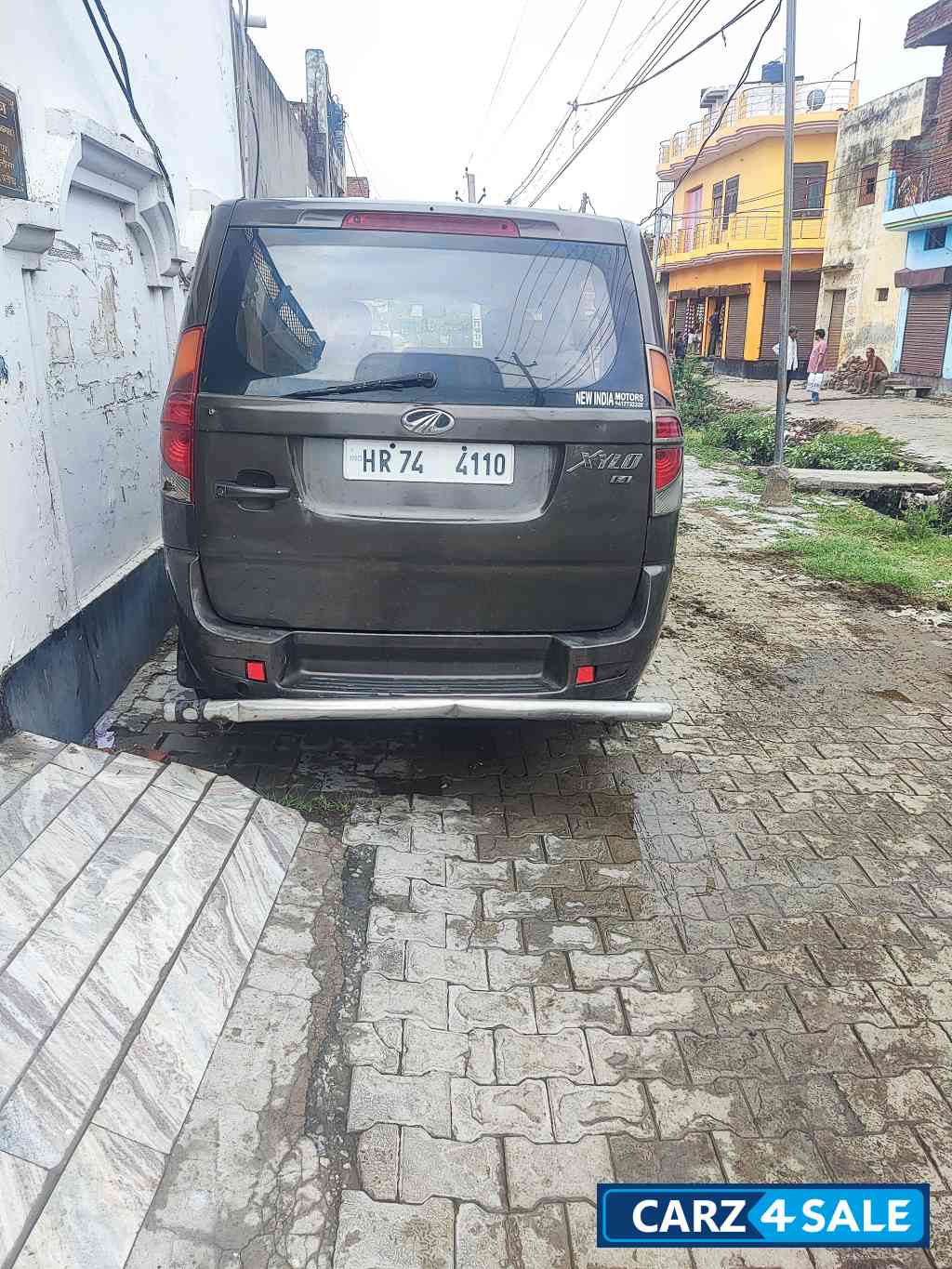 Cofee Mahindra Xylo E4