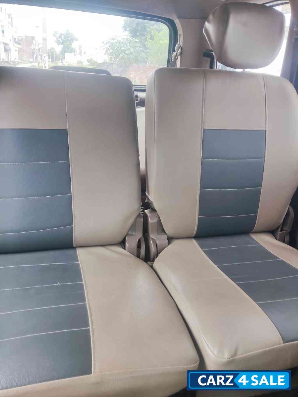 Cofee Mahindra Xylo E4