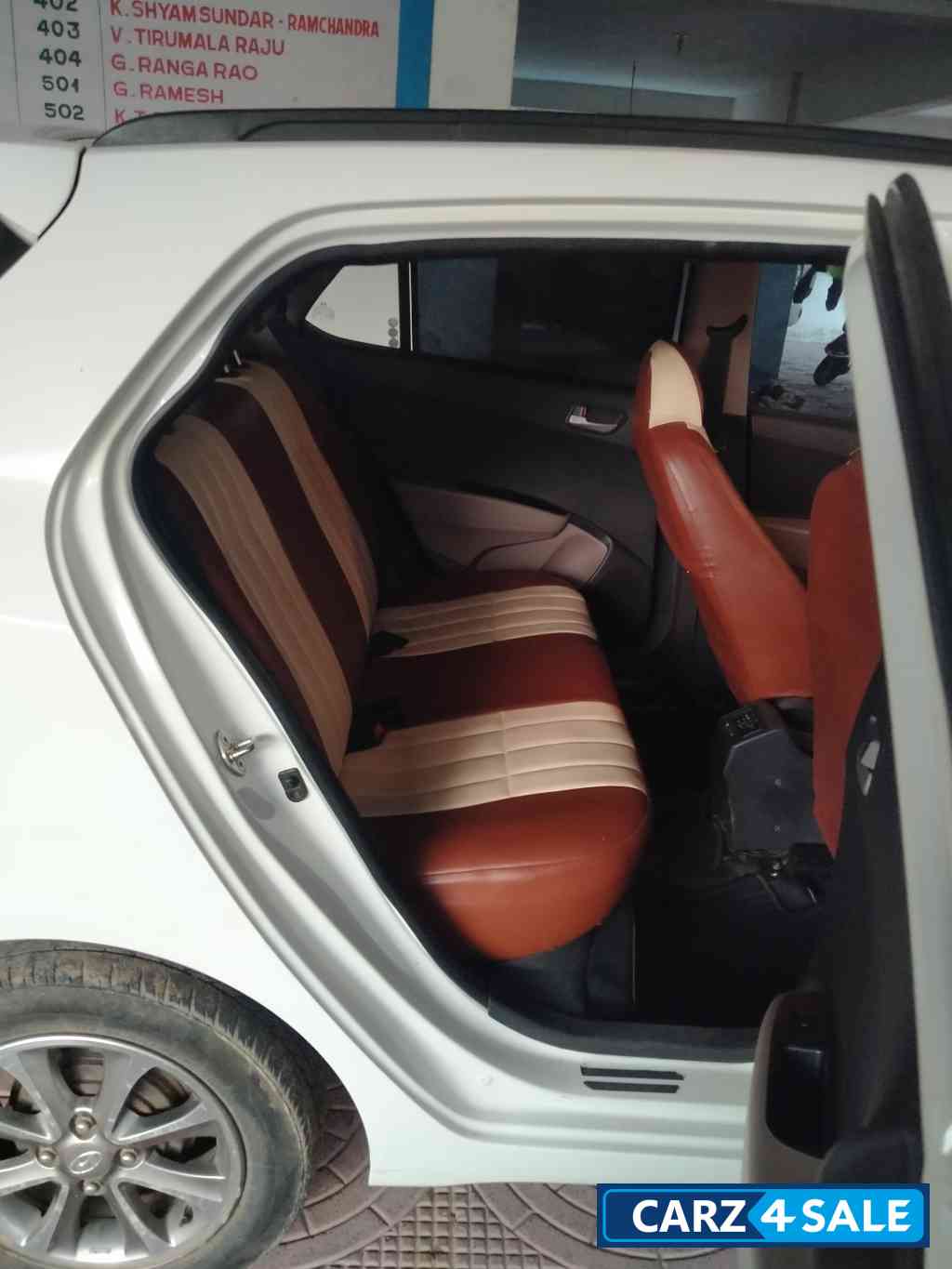 White Hyundai i10 Grand i10 Asta top end