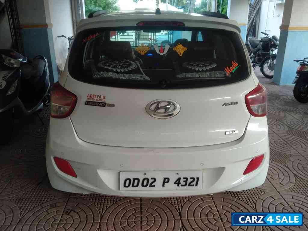 White Hyundai i10 Grand i10 Asta top end