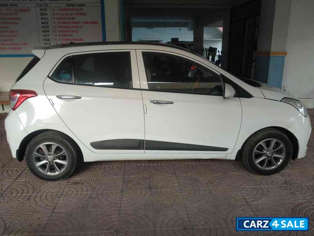 White Hyundai i10 Grand i10 Asta top end